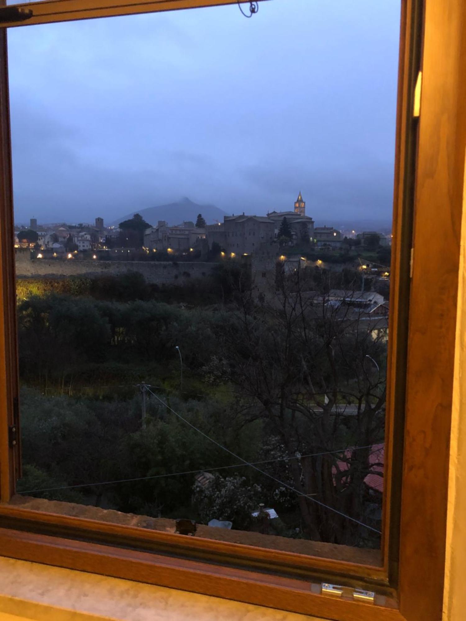 Bed and Breakfast La Finestra Di Umberto Vicino Al Centro Con Parcheggio Privato Viterbo Zewnętrze zdjęcie